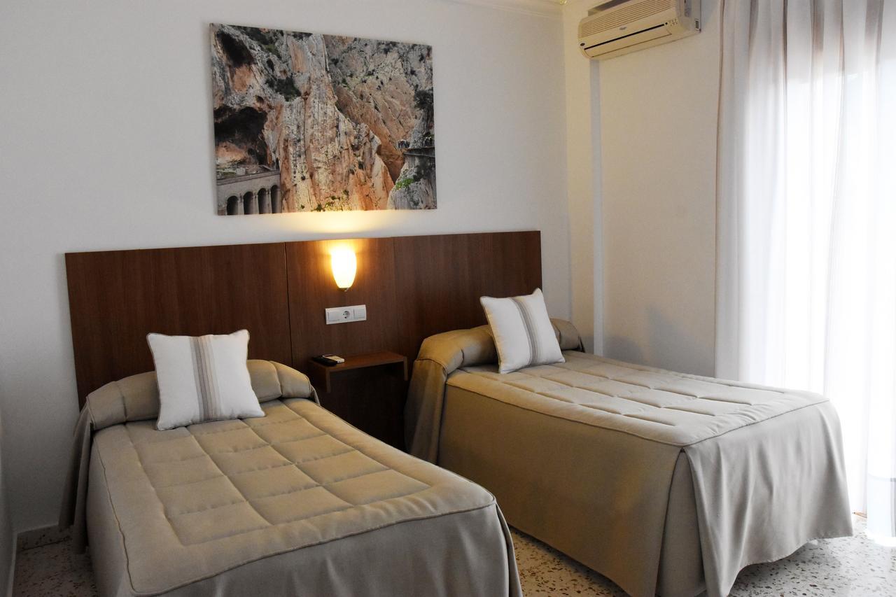 Hostal Restaurante El Cruce Ardales Luaran gambar
