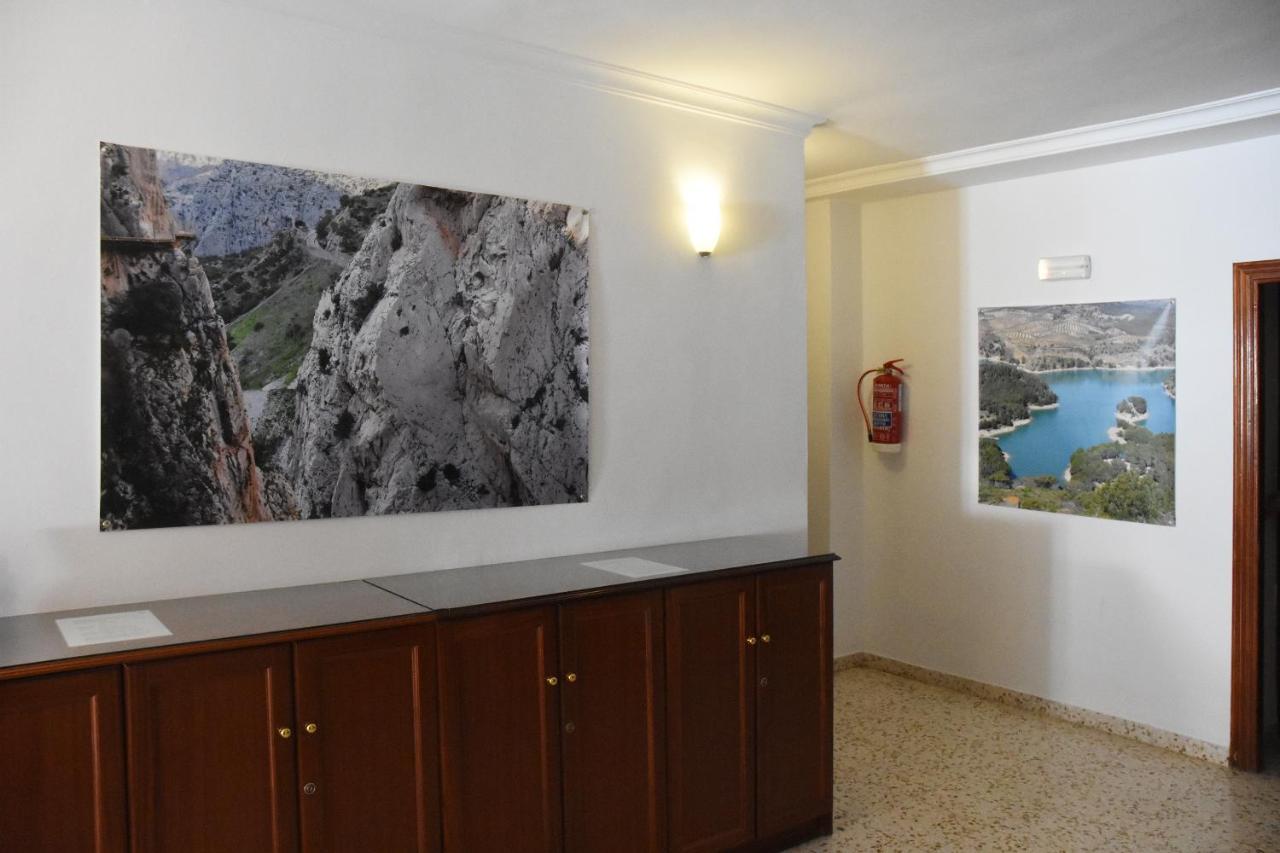 Hostal Restaurante El Cruce Ardales Luaran gambar